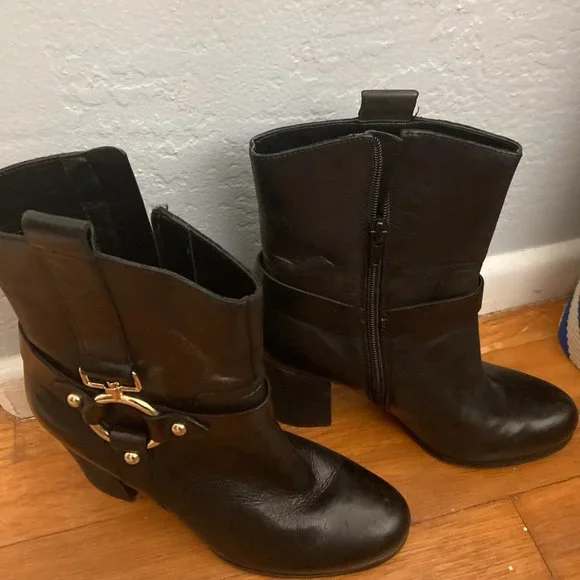 Guess Black Heeled boots - size 8